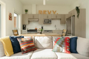The Nest - Condo with Hot Tub & BBQ